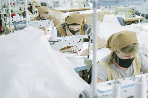 阿迪 耐克们跌倒,代工厂 吃土 ,裁员潮蔓延东南亚